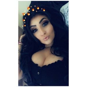 Meet your Posher, Cearia